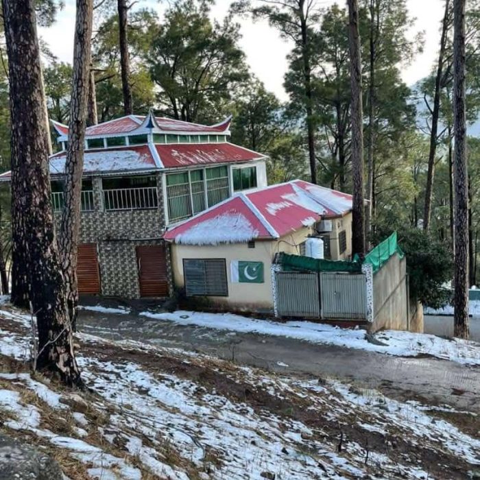 The New Murree Resorts is located on Anguri Road, where a luxury lifestyle with beautiful, which is only 9 km from the well-known Patriata chairlift. while the Murree Expressway is on a 30-40 minute drive from the Toll Plaza and Gloria Jeans Expressway Food China Market is a 30 -minute drive that is your first step toward a happy life. New Murree Resorts Plots For Sales in Murree 1, 2, 5, 10, Kanal Plots for Sales in Murree. New Murree Resorts